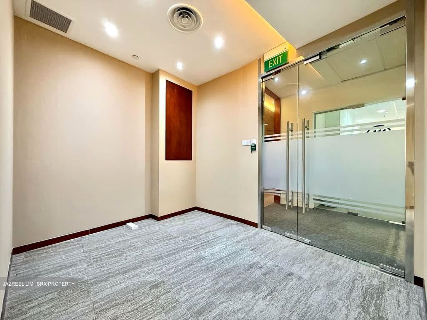 Samsung Hub (D1), Office #551909191